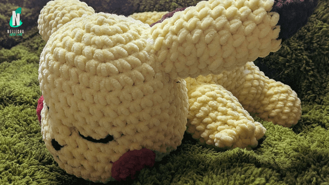 Pikachu endormi - Peluche en crochet 